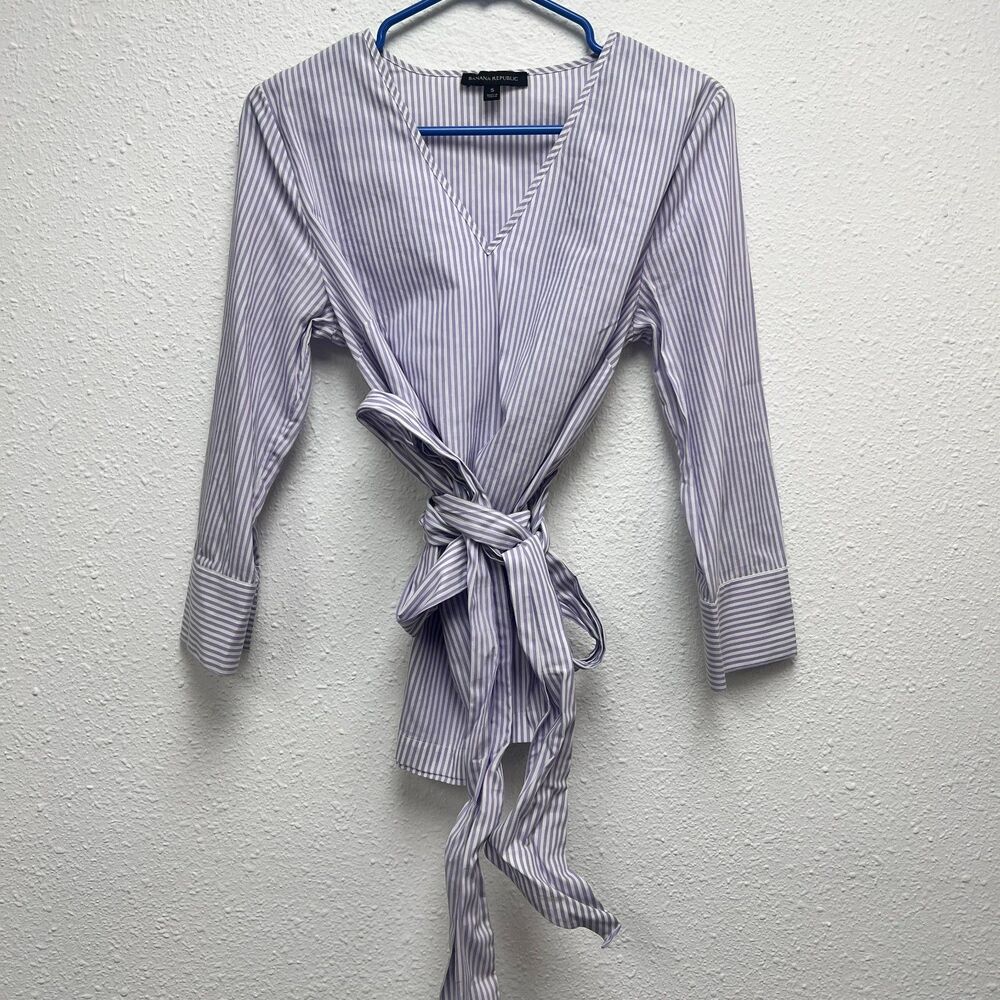 Banana Republic long sleeve top purple lilac size Small